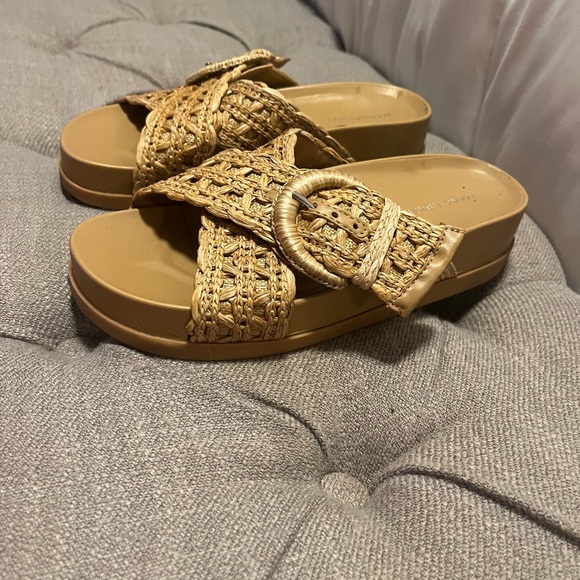 Size 7 nude platform sandals - Picture 3 of 3